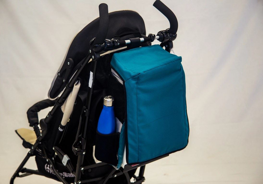 A practical and esthetic bag for a feeding device, to hang on a stroller